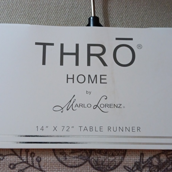 Marlo Lorenz Easter table runner NWT - Picture 2 of 4